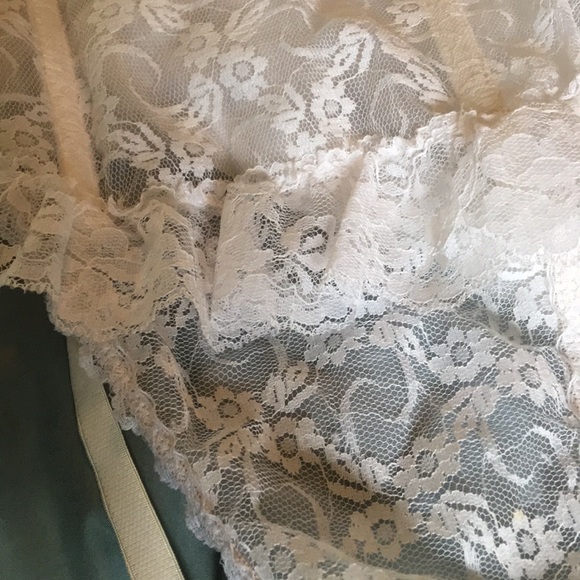 Lingerie - Picture 6 of 7